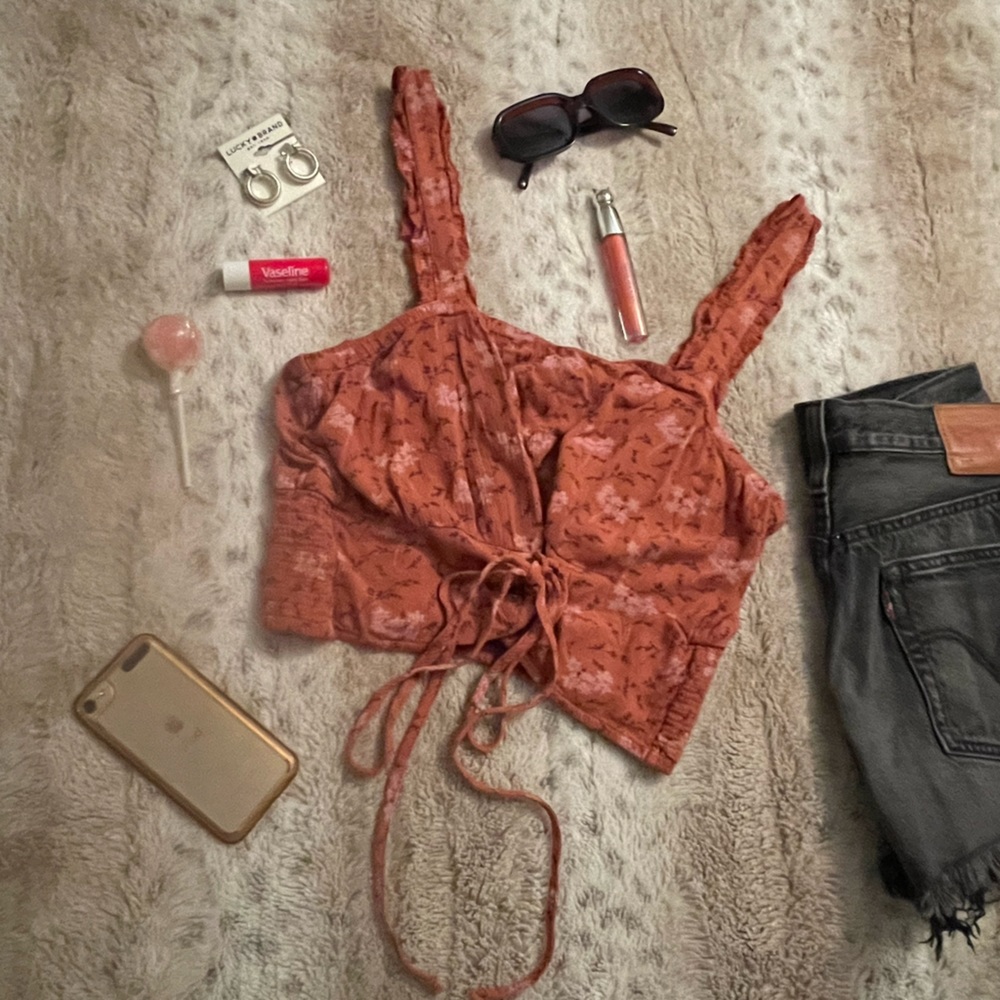 AEO Spiced Orange Floral Lace-Up Front Crop - Picture 10 of 10